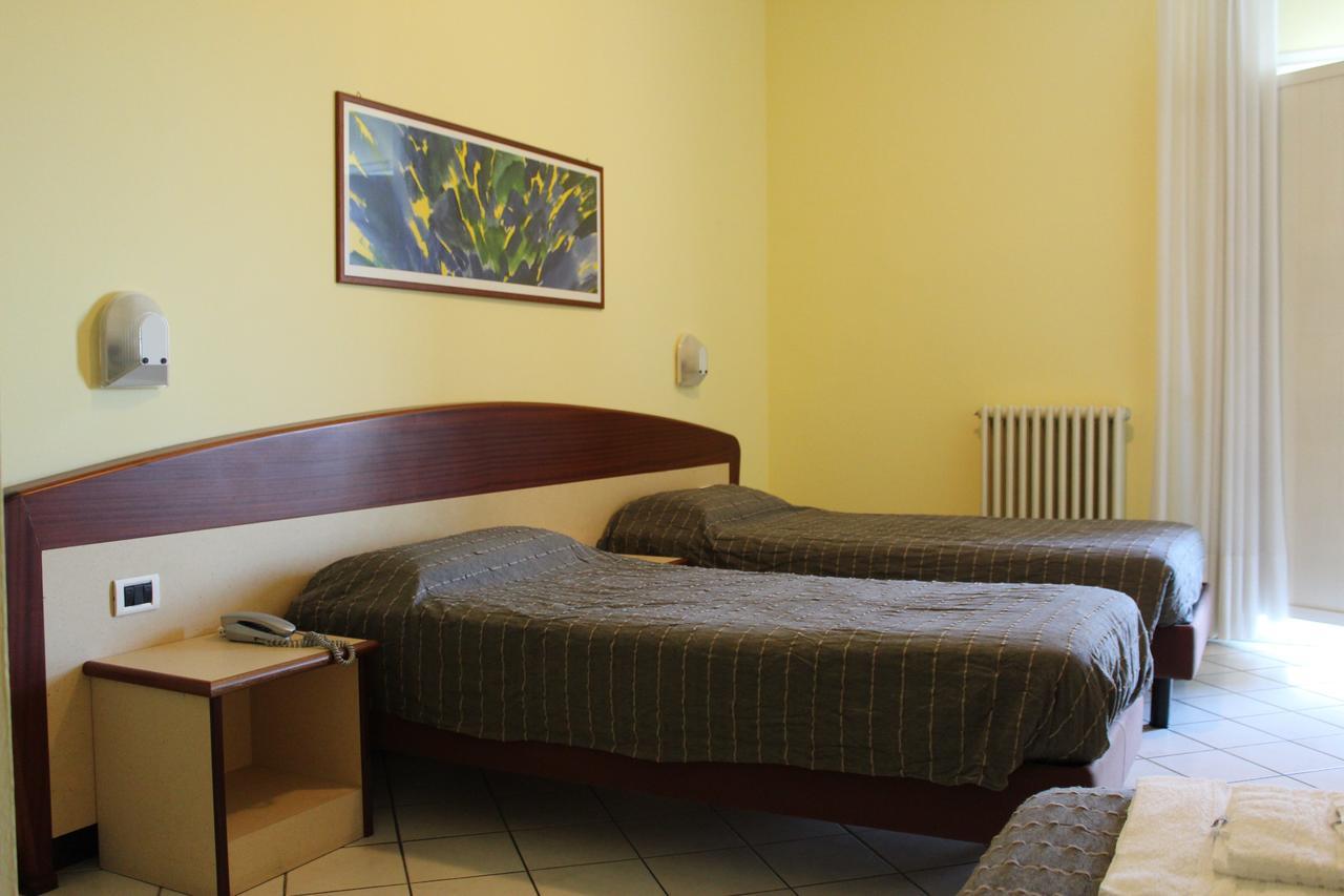 Albergo Sirena Bazzano Екстериор снимка